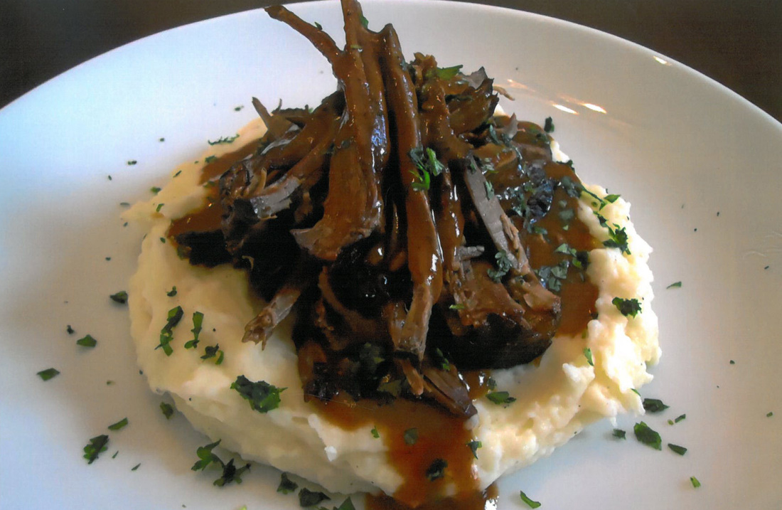 BRAISED BEEF WITH RED WINE GRAVY
