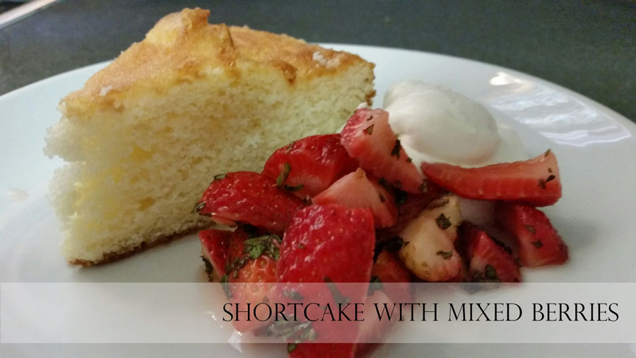 SHORTCAKE WITH MIXED BERRIES